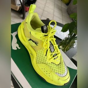 •••PUMA ••• WOMEN••• SIZE 9 1/2